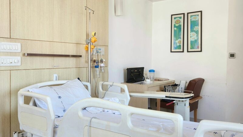"Se acabó la fiesta": el dictamen que quiere topar tu póliza vuelve al pleno tras cuatro meses de prórroga